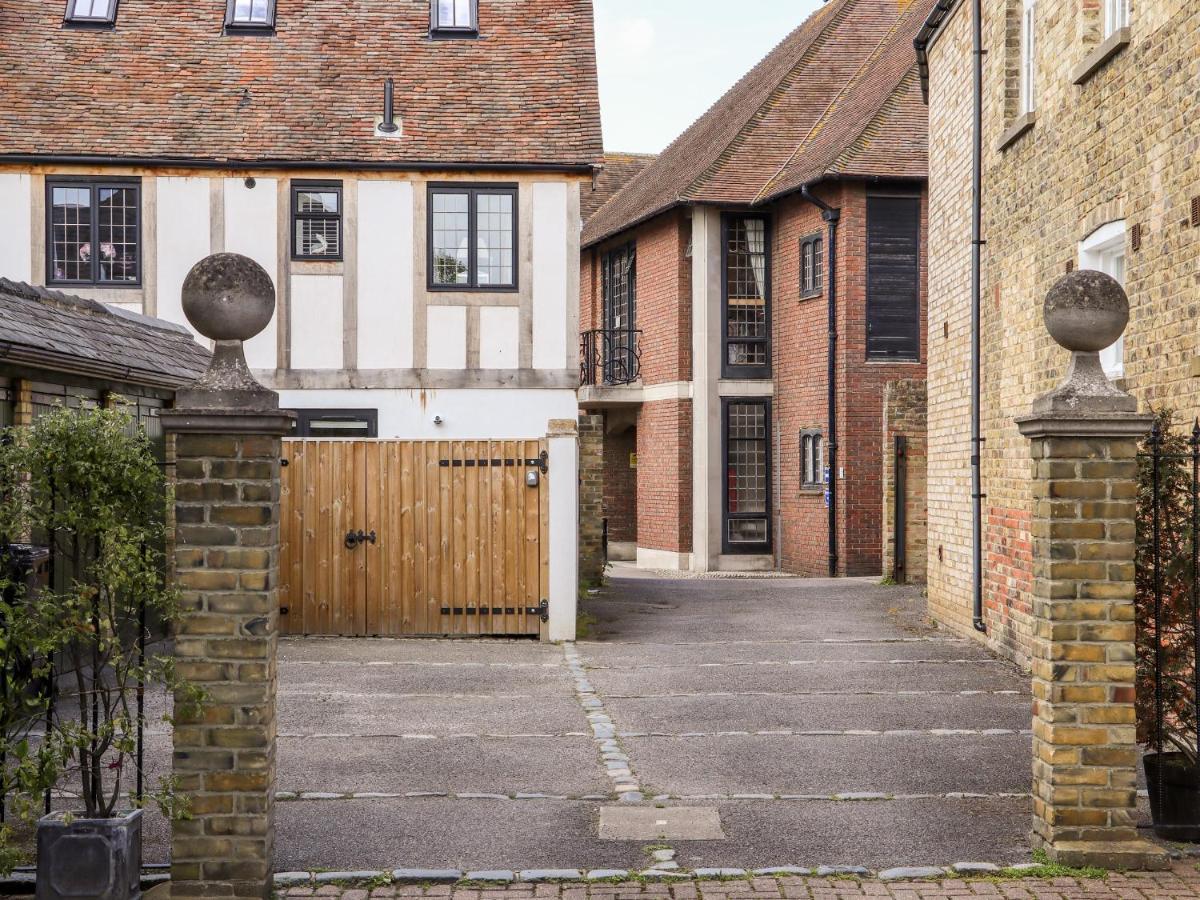 Carpenters Villa Sandwich Exterior photo